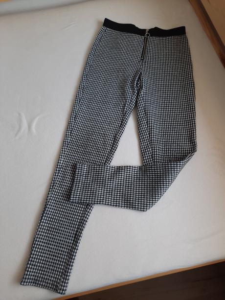 Elegantne leginy, reserved,140