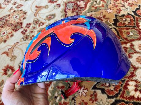 Chlapčenská helma specialized, s