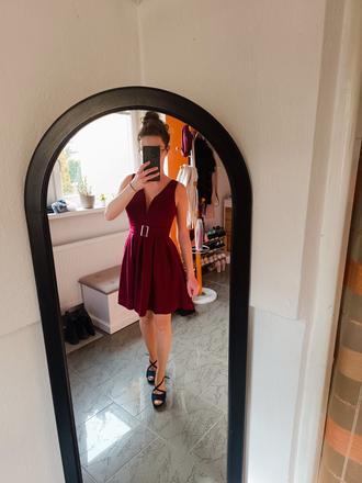 Spoločenské šaty, 34