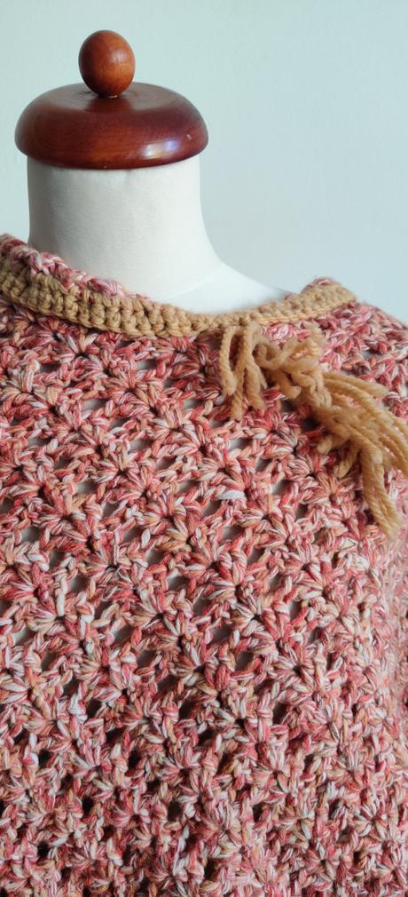 Ručne háčkované pončo 80s, 