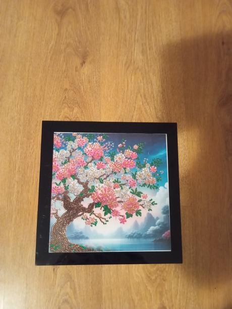 Diamantový obrázok je prekrásny na stene, 