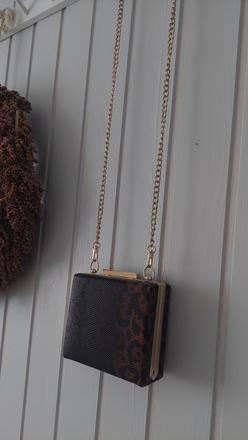 Malá kabelka leopard, 