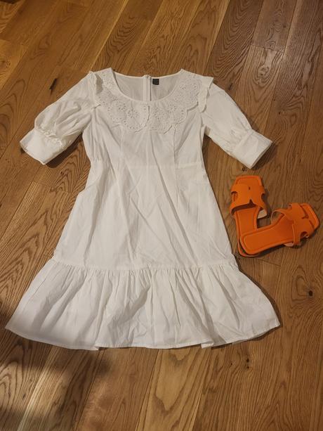 Biele saty s golierom, s