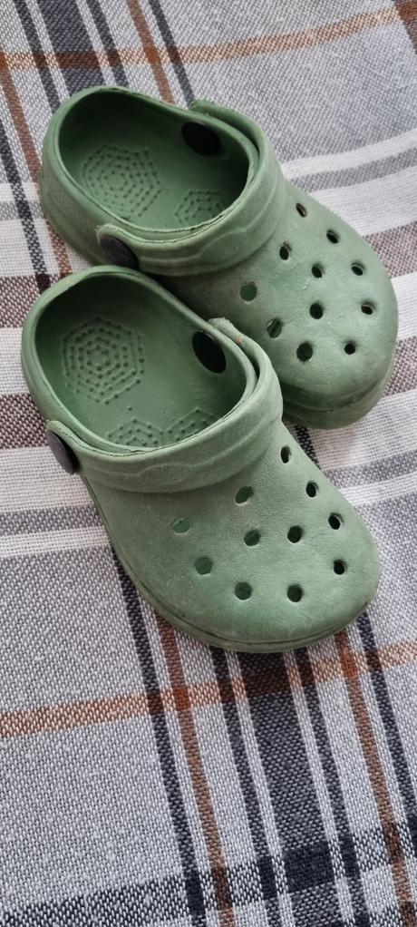 Šľapky-kroksy v.22, 22