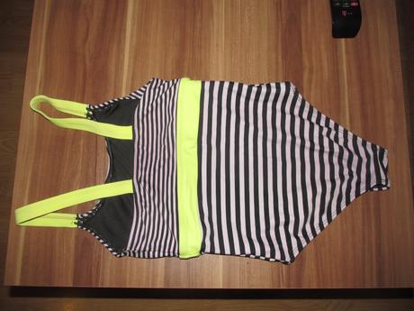 Jednodielne plavky v. 146/152, 146