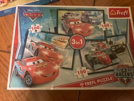 Mcqueen puzzle 3v 1 darujem,
