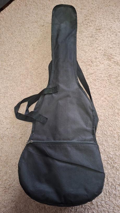 3/4 gitara, guitalele admira,