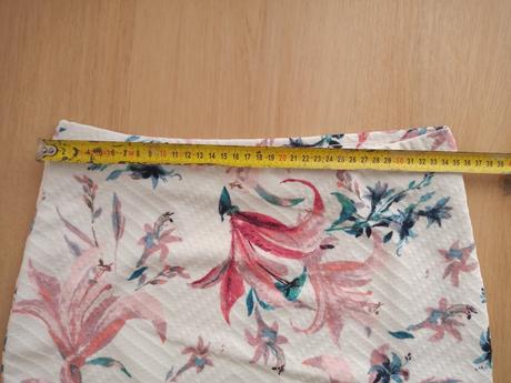 Kvetovaná sukňa, amisu,36