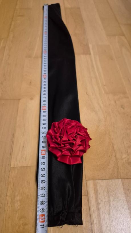 Spoločenské šaty, 40