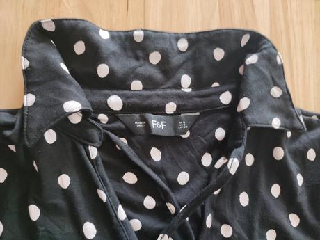 Příjemné černé šaty s bílými puntíky (sedí s-s/m), f&f,s