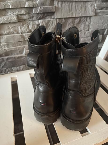 Tommy hilfiger v.40, tommy hilfiger,40