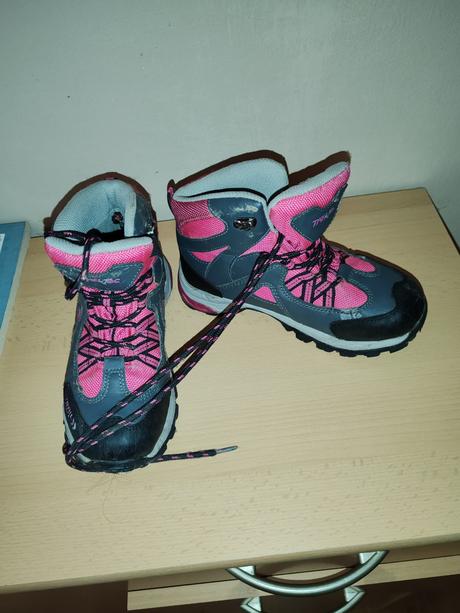 Turistické topánky, 32