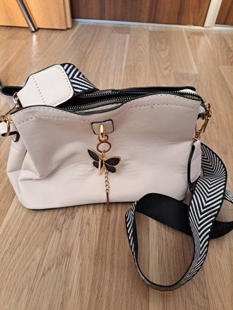 Mala kabelka -motylik, 