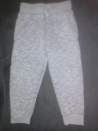 Tepláky, primark,110