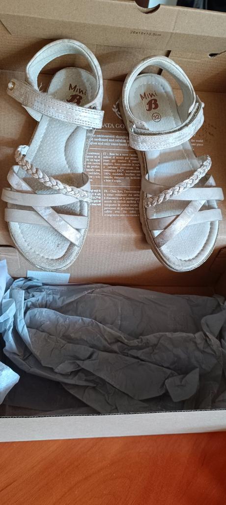 Sandále, baťa,32