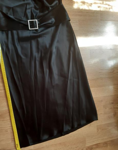 Spoločenské šaty, 42