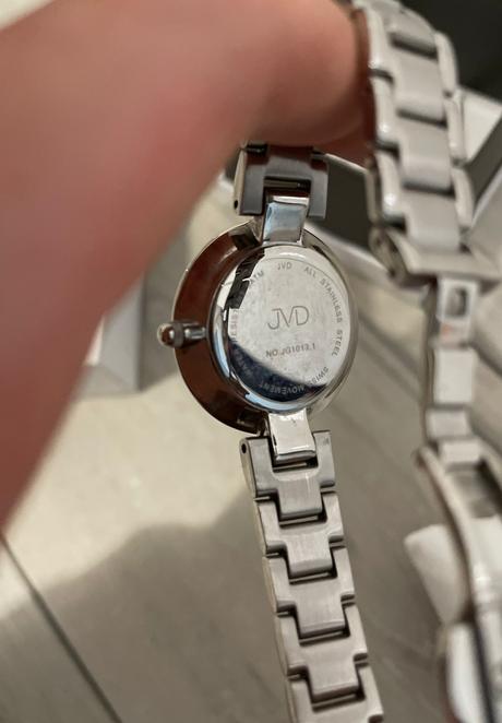 Dámske hodinky jvd, 