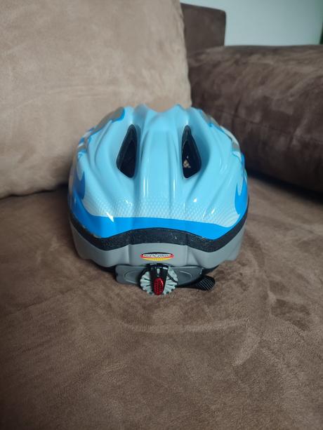 Cyklisticka prilba puky, s