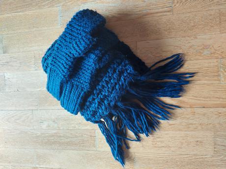 Tmavomodrý pletený šál s rukavicami, h&m