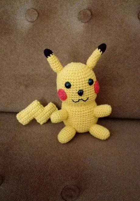 Háčkovaný pokémon pikachu, 