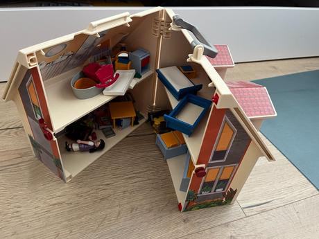 Playmobil 5167 domček s bábikami a nábytkom, 
