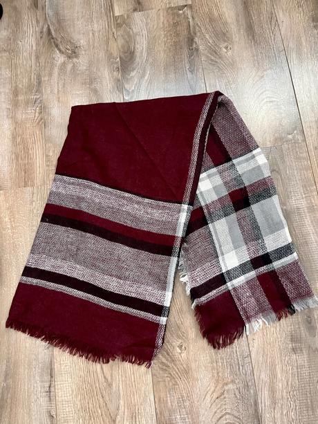 Veľký šál alebo prehoz, sinsay