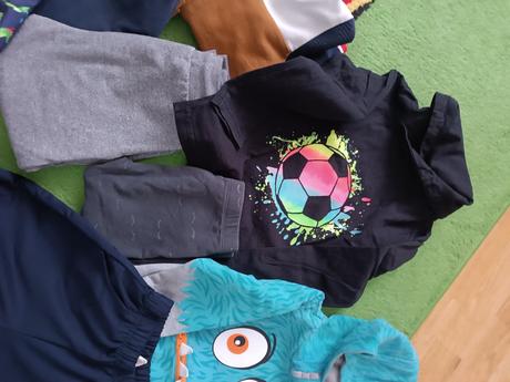 Balík oblečenia - 98/104, 104–116