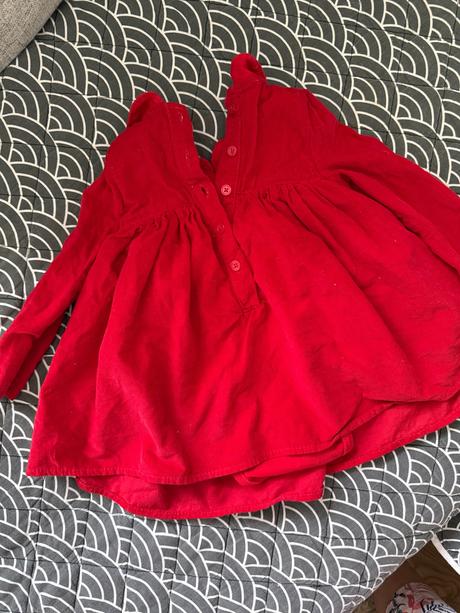 Dievčenské šaty, 74