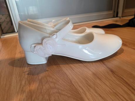 Biele slavnostne topanky, 37