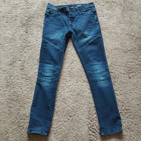 Rifle na gombíky, 32