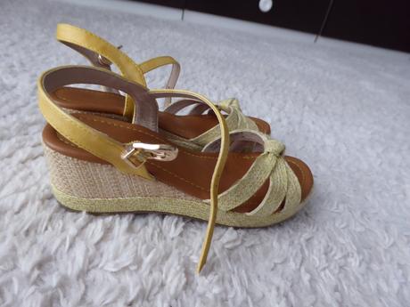 Žlté sandálky na platforme, deichmann,34