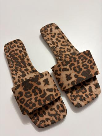 Leopardie šľapky, 39