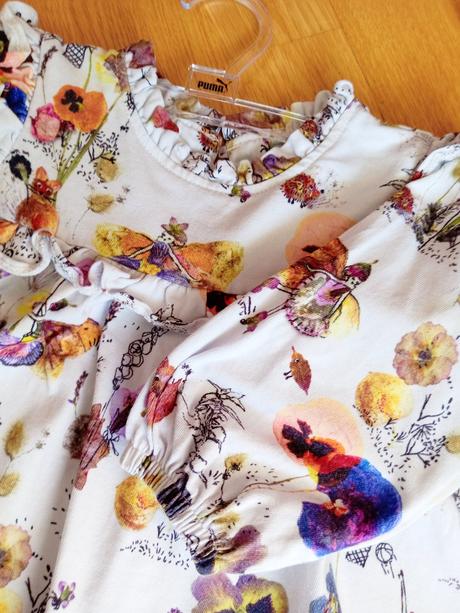 Dievčenské šaty, 92