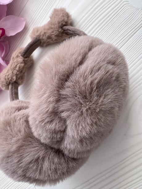 Dvoje klapky na uši, 