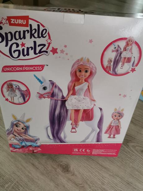 Jednorožec s bábikami, 