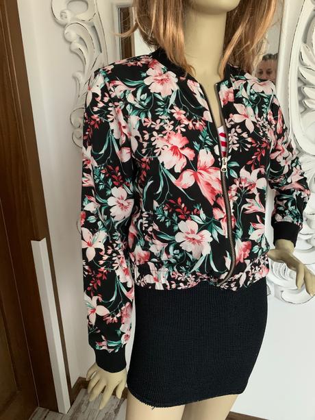 Kvetovana bomberka tally weil, tally weijl,s