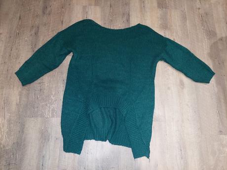 Zeleny predlzeny svetrik,