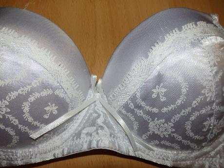 Biela push-up podprsenka, 75a