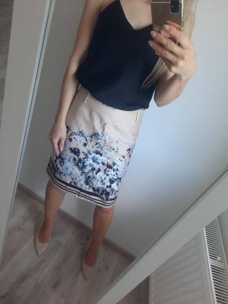Kvalitná sukňa, 42