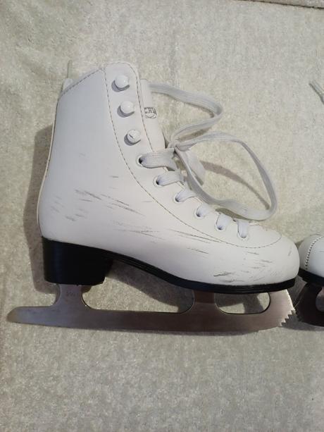 Korčule dievčenské beľ. 32, crowned,32