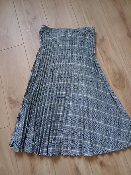 Karovana plisovana sukna, gate,36