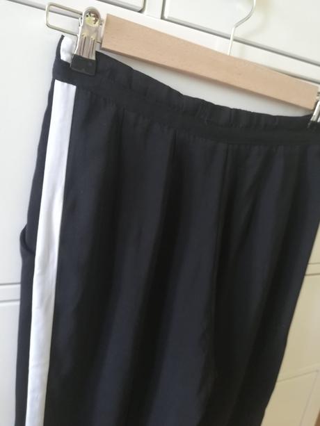 Nohavice s bielymi pásmi, amisu,38