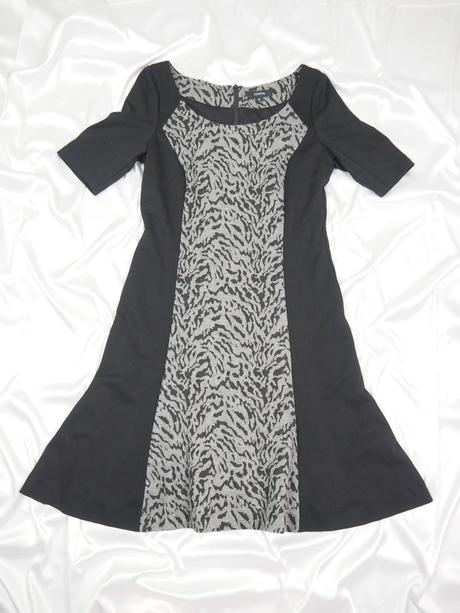 Luxusné úpletové šaty comma, 40