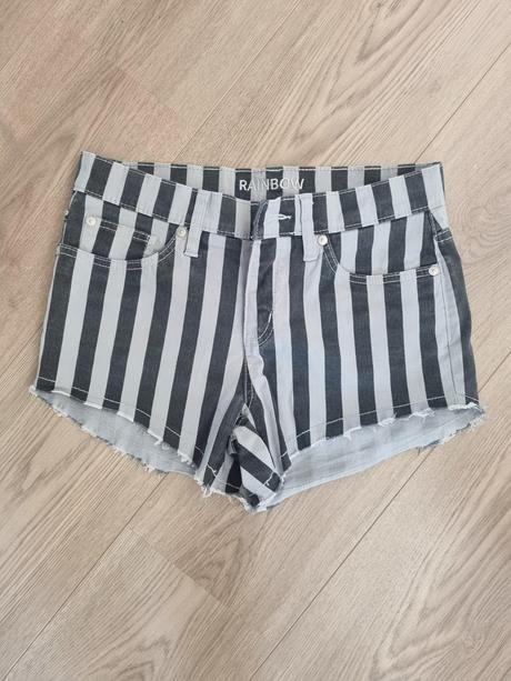 Pásikavé šortky, bonprix,36