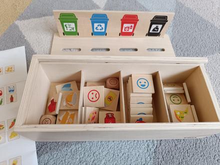 Triedenie odpadu vhadzovačka,