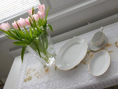 Čechoslovákia značený porcelán taniere+omáčkovník., 