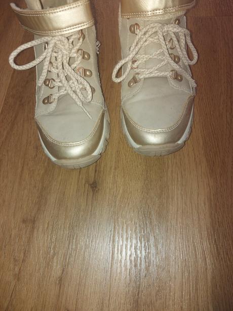 Topanky, reserved,34