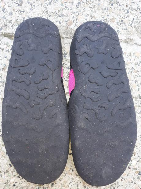 Topánky do vody, 32