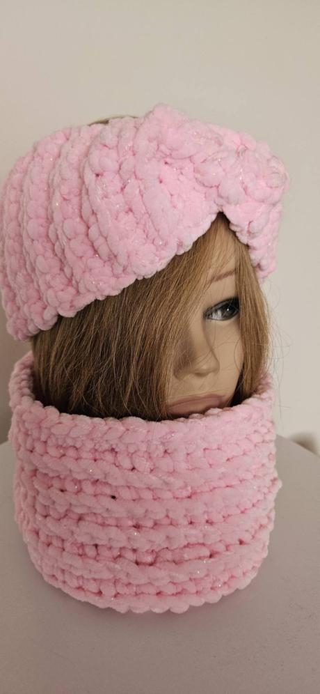 Predám handmade hačkované čiapky, deky, oblečenie, <50