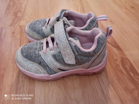 Blikajuce tenisky-vd 15 cm, lupilu,24